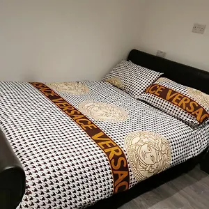 Studio Self Contained Double Bedroom Appartement